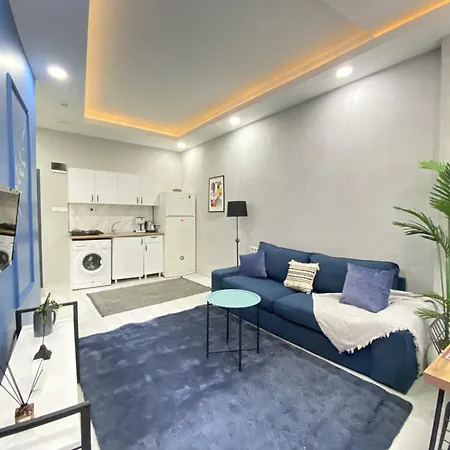 Modern 1br Flat With Balcony — 1 Min To Istiklal Apartman