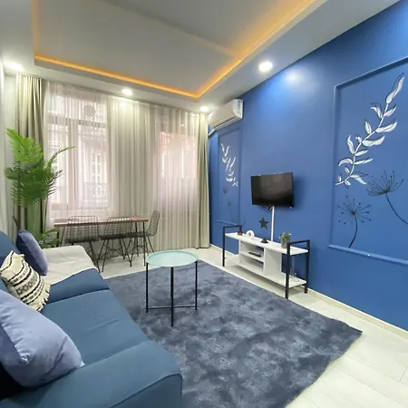 Modern 1br Flat With Balcony — 1 Min To Istiklal Isztambul